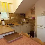 Apartamento Vrtina *