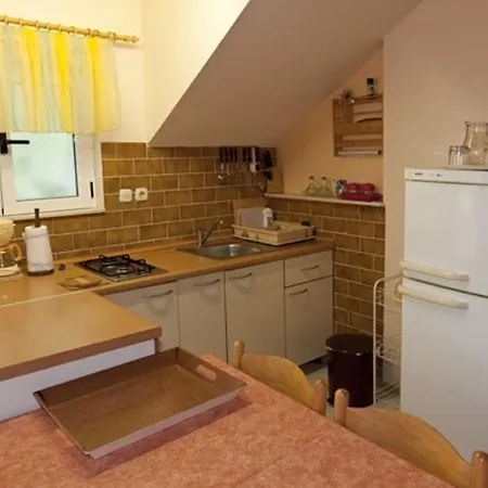 Apartment Vrtina *